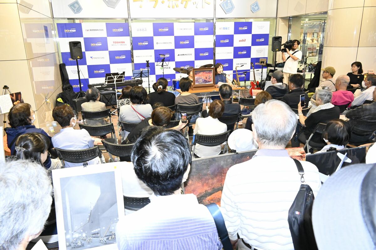 ピースうつのみや最後の宇都宮空襲犠牲者追悼集会。約１５０人が集まり、80年前に思いをはせた＝７月12日午後、宇都宮市駅前通り１丁目