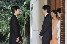慶事が映す次世代「空白」