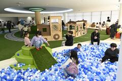 開館１年、来場者３６万人