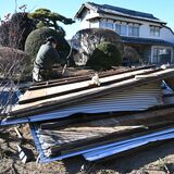 栃木市で屋根20メートル飛ばされる　県内各地で強風被害　さくらではソーラーパネル外れる