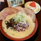 【ミヤコレ】体に染みる濃厚スープ　泡豚そば（豚骨専科田丸家）