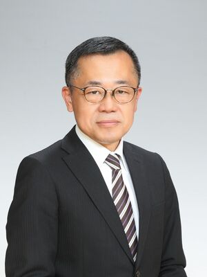 鈴木佳之氏