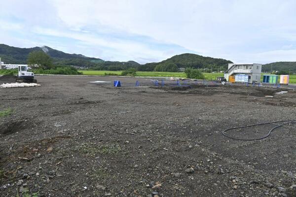 新材料の品質検査などを担う新施設の建設予定地＝９月上旬、足利市