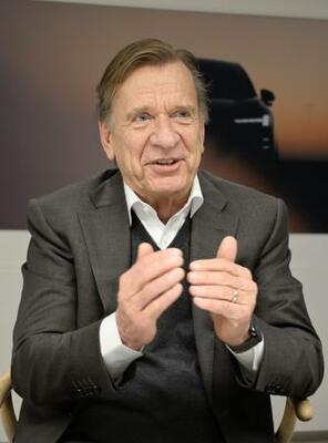 インタビューに答えるボルボ・カーのサミュエルソンCEO=ストックホルム(共同)