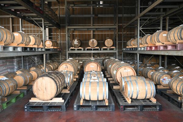 ストークバレー蒸溜所で熟成されるウイスキー原酒たる=小山市