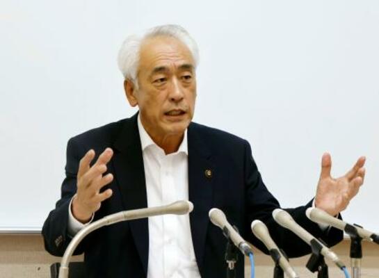 提訴について記者会見する茨城県神栖市の木内敏之市長=28日午後、神栖市