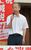 街頭演説で支持を訴える福田氏＝20日午後、ＪＲ宇都宮駅西口