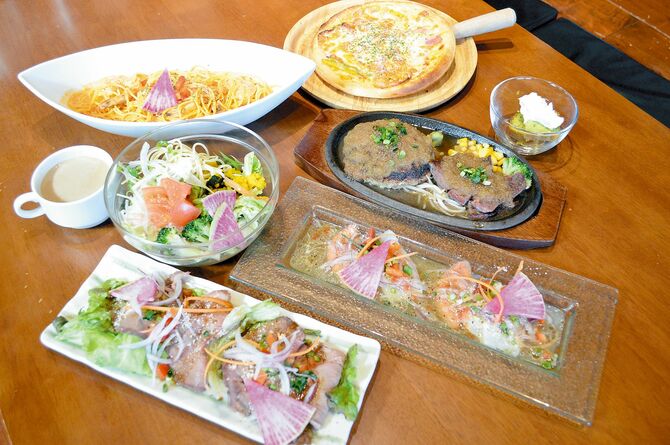 「ebass Lunch女子会　1980円コース」は２人前から 居心地よくわいわい楽しめる