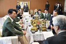 リーベ栃木、３冠獲得を知事に報告　「入りたいと思ってもらえるチーム目指…