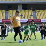 元なでしこジャパン・鮫島さん、630人の子どもたちとサッカー　カンセキ…