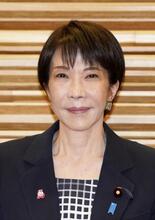 首相、予算委員長らを慰労