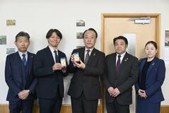 新１年生を守る 安全グッズ寄贈