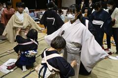 本場の紬 優雅に着付け