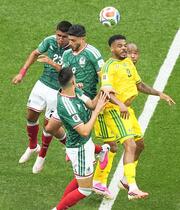 開幕 メキシコ快勝