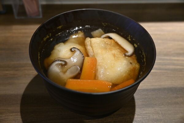 サイドメニューの揚げ餅を使ったお雑煮