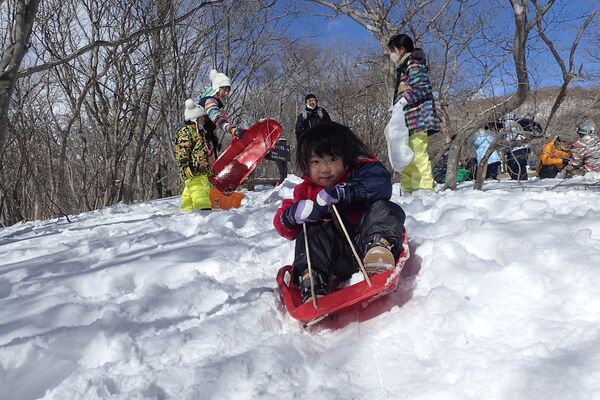 子どもにとって雪は楽しい遊び道具