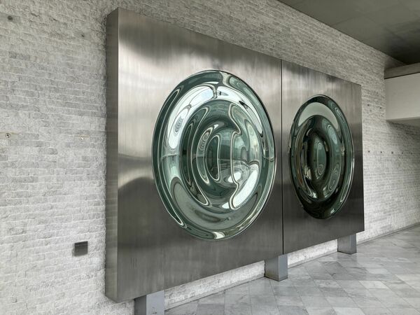 多田美波「周波数ＦＬ１０－６８７４」（１９６８年、県立美術館蔵）