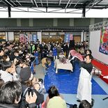 宇都宮市中央卸売市場に「フレスポうつのみや」オープン　マグロ解体ショー…