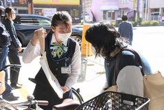 その電話、特殊詐欺かも　宇都宮の足利銀行本店で広報活動