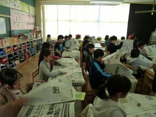 紙面の構成学ぶ／野木町新橋小