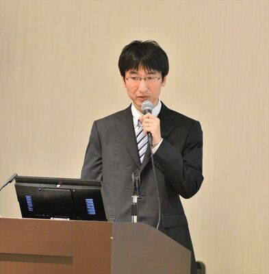 講演する池田助教＝17日、ライトキューブ宇都宮