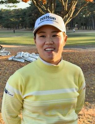 取材に応じる女子ゴルフの畑岡奈紗=11日、茨城GC