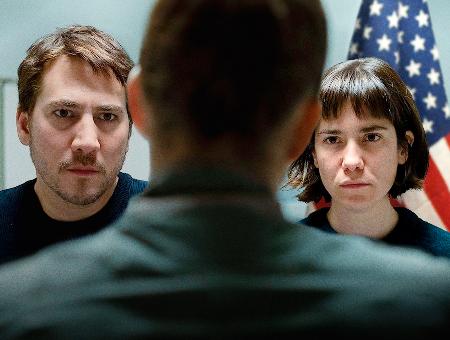 「入国審査」配給・松竹(c)2022 ZABRISKIE FILMS SL, BASQUE FILM SERVICES SL, SYGNATIA SL, UPON ENTRY AIE