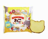ネコの形のスポンジケーキ