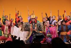 沖縄の中高生と「宮っこ」が演劇