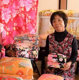 着物で重箱をカラフルにリメーク　壬生の中川さん　11月１日から展示会