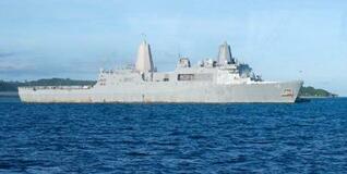 沖縄県沖で米軍艦船が火災