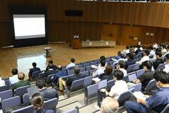 参加者100人、理解深める