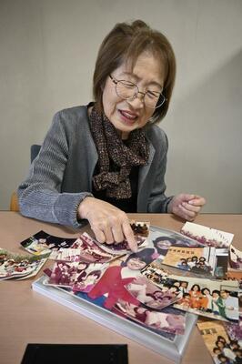 子どものころの村野の様子を振り返る桧山さん＝１１月上旬、宇都宮市内