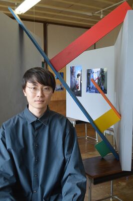 地元で初の個展を開いた速水さん