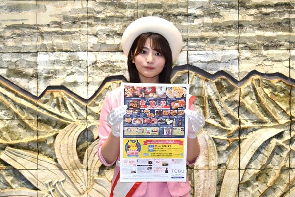２１日に東武宇都宮百貨店宇都宮本店で始まる物産展をＰＲする小林さん＝２０日午後、下野新聞社