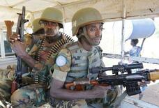 自民、南スーダン派遣了承