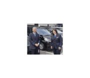 地元学生のデザインが、ついに街を走る 東宝タクシー、新制服お披露目会を…