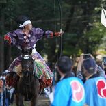 栃木・大神神社で恒例の流鏑馬　人馬一体、迫力の美技で観客魅了
