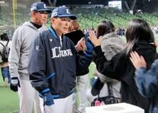 西武、大規模火災支援の募金活動