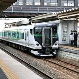 氏家雛めぐりでＪＲが臨時列車　氏家駅で笑顔のお出迎え