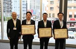 ＬＲＴ停留場 清掃で感謝状
