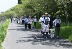 仲間や支援者と春満喫
