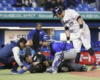 頭部負傷の審判員、一般病棟へ