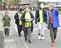 キツネ仮装し伝説たどる