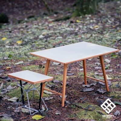 販売されるテーブルとスツールの天板（原田さん提供）