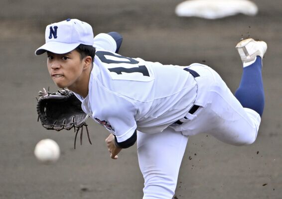２番手で登板し、１回を２奪三振と好投した佐野日大の洲永＝茨城県のひたちなか市民球場、森田大地撮影