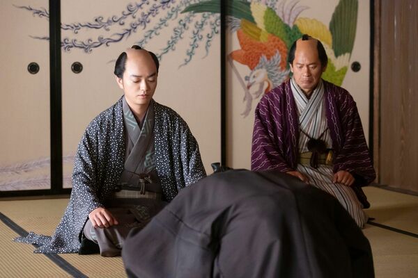 「べらぼう」に出演する釜屋伊兵衛役・益子卓郎さん(右)と喜多川歌麿役・染谷将太さん