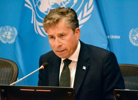 記者会見する国連人道問題調整室のフレッチャー室長=15日、ニューヨークの国連本部(共同)