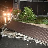 宇都宮や栃木で強風被害相次ぐ 石塀やフェンス倒壊、屋根も飛ぶ 住民「一…