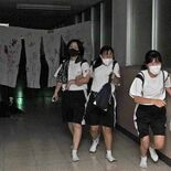 夜の学校で肝試し　栃木西中で「親父の会」が企画　お泊まり会で非日常のひ…